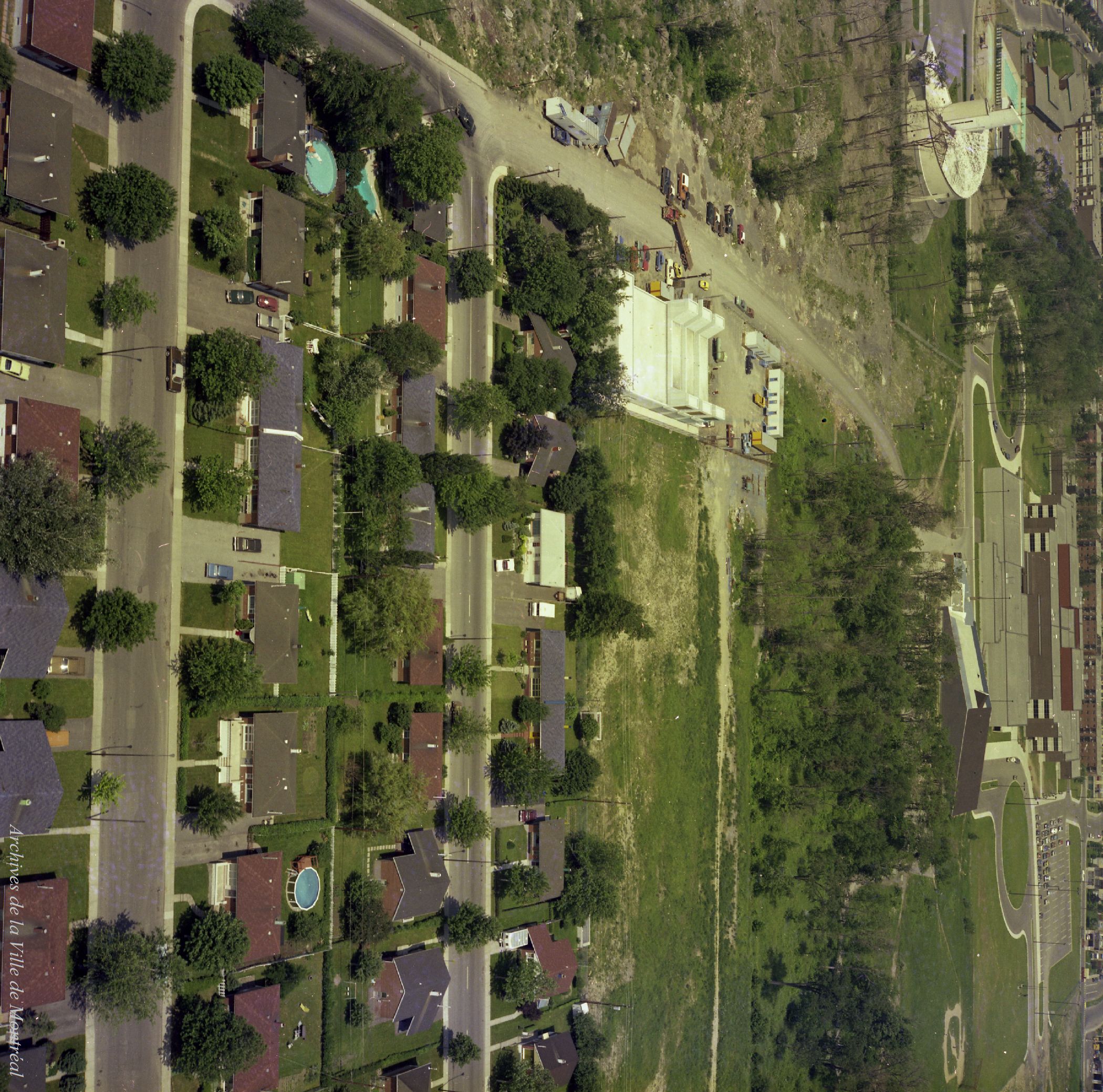 Stations de métro / Rhéal Benny . - 11 juin 1975