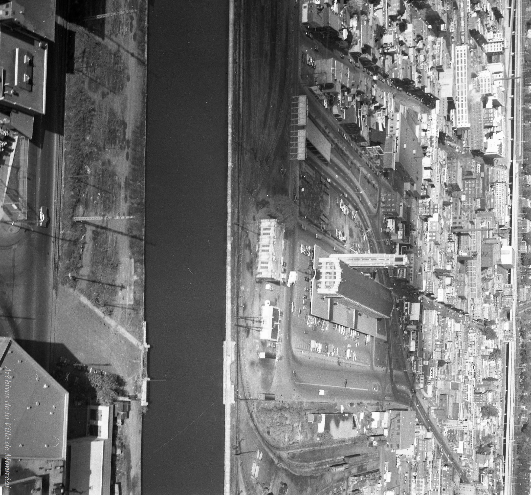 Canal Lachine - Urbanisme A. Mitchell / Rhéal Benny . - 27 octobre 1972