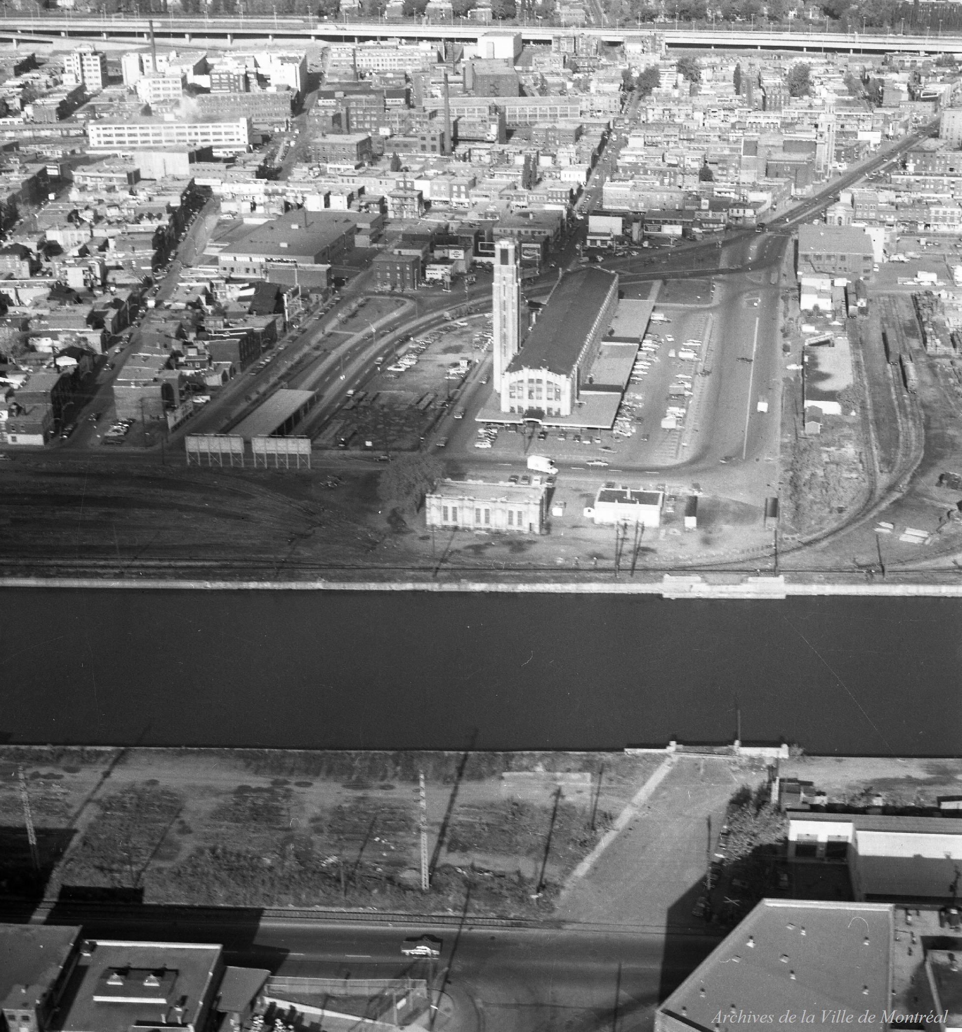 Canal Lachine - Urbanisme A. Mitchell / Rhéal Benny . - 27 octobre 1972