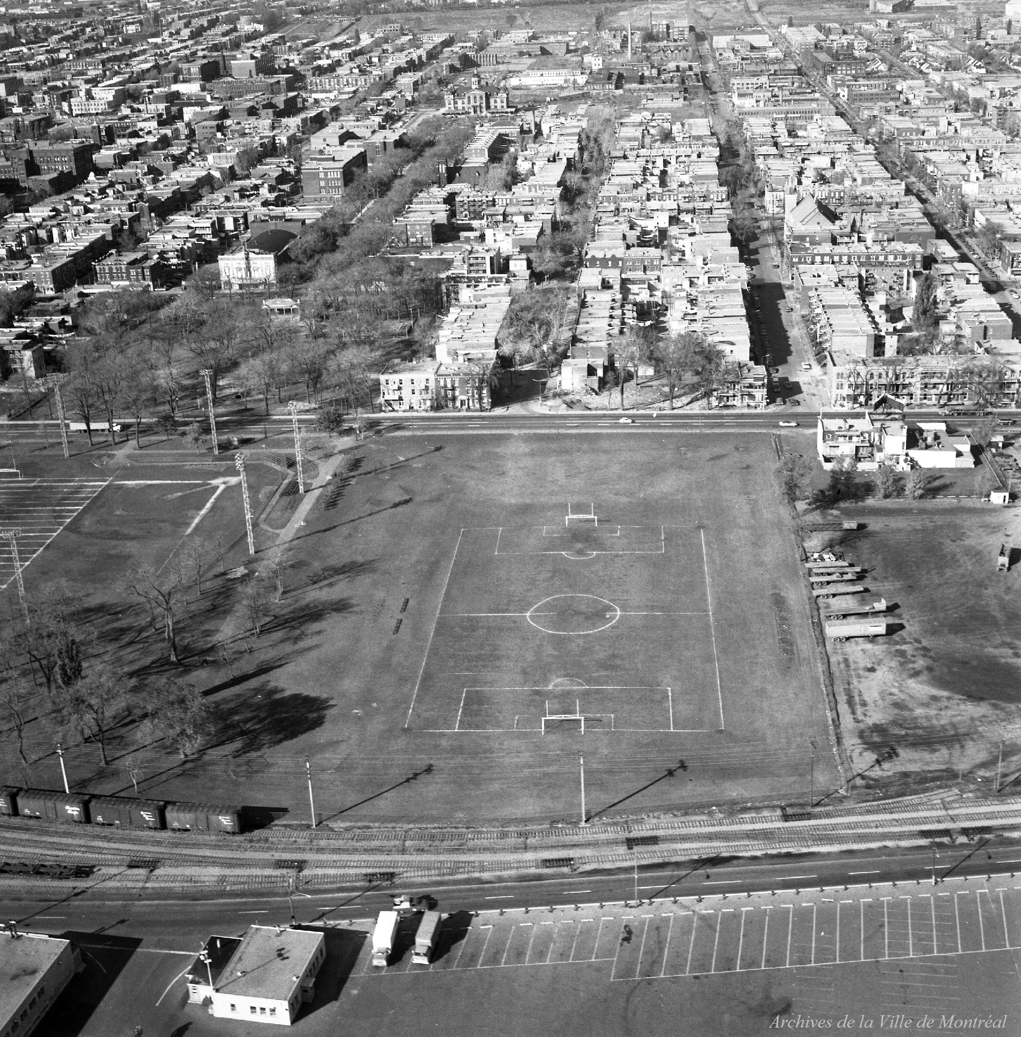 Route transcanadienne et Parc Champêtre - Urbanisme A. Mitchell / Rhéal Benny . - 31 octobre 1972