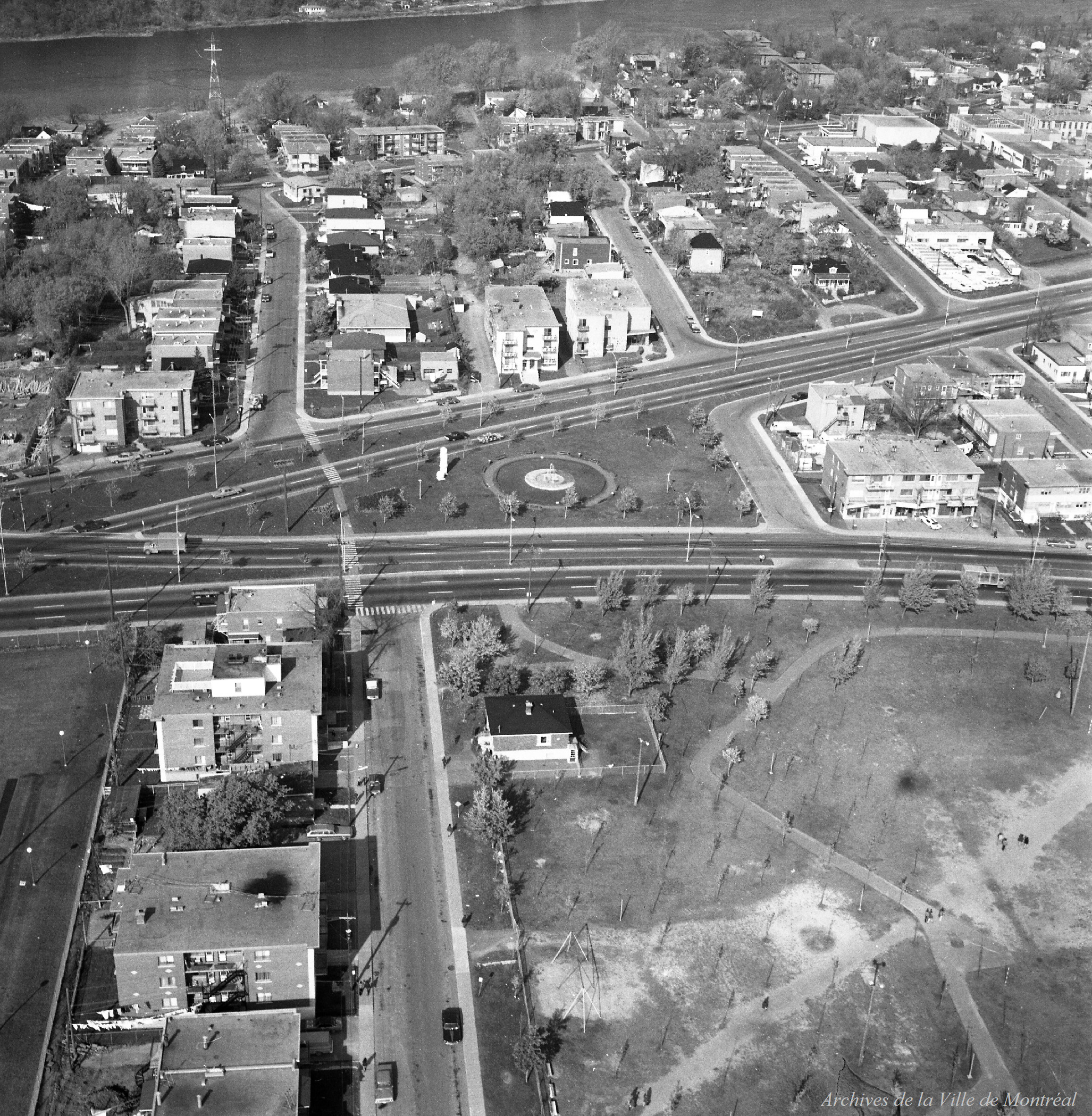 Nouvelles stations de métro - Habitation & urbanisme R. Gratton / Rhéal Benny . - 23 octobre 1973