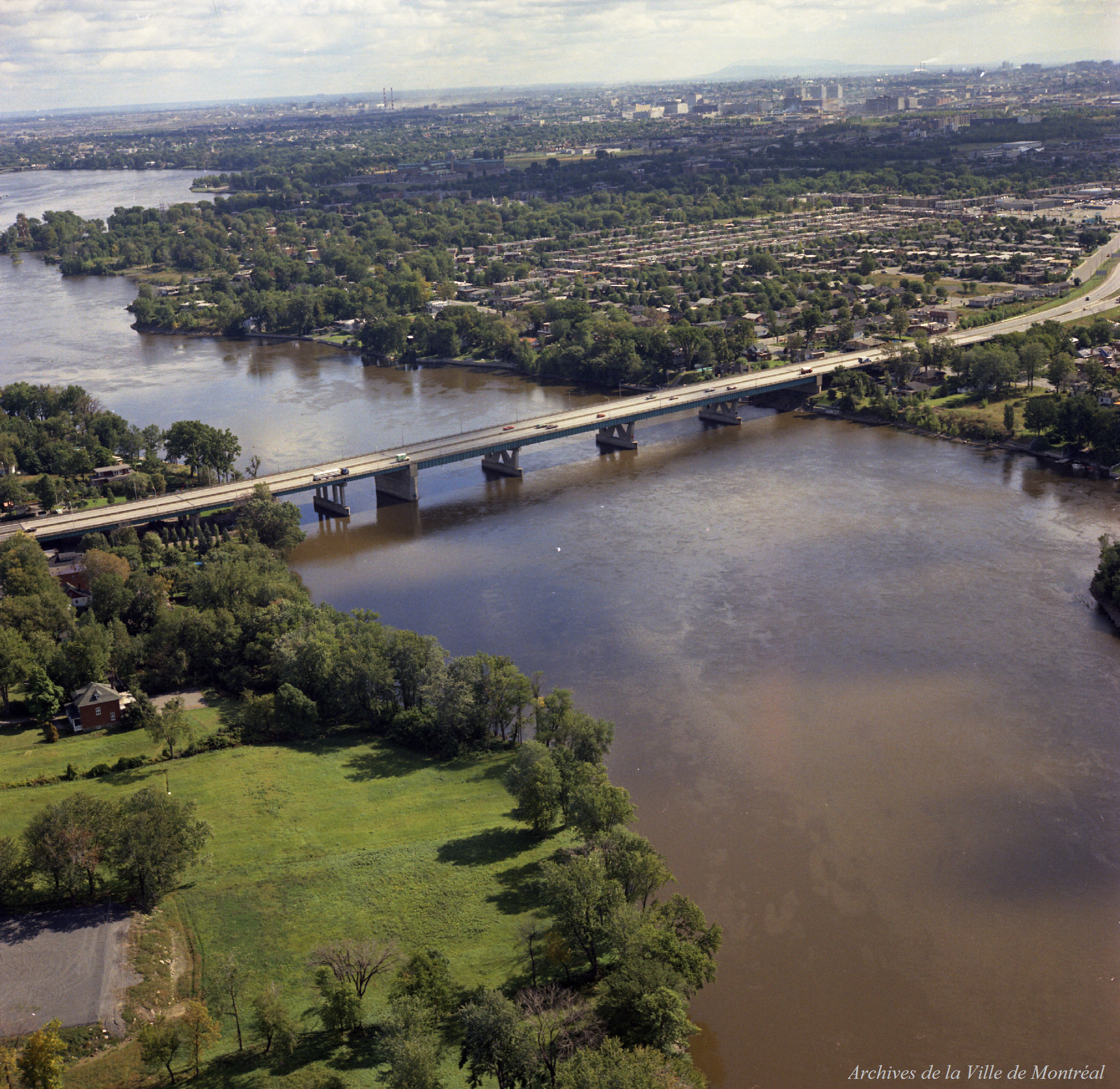 Pont de l'Autoroute des Laurentides / Rhéal Benny . - 16 septembre 1974