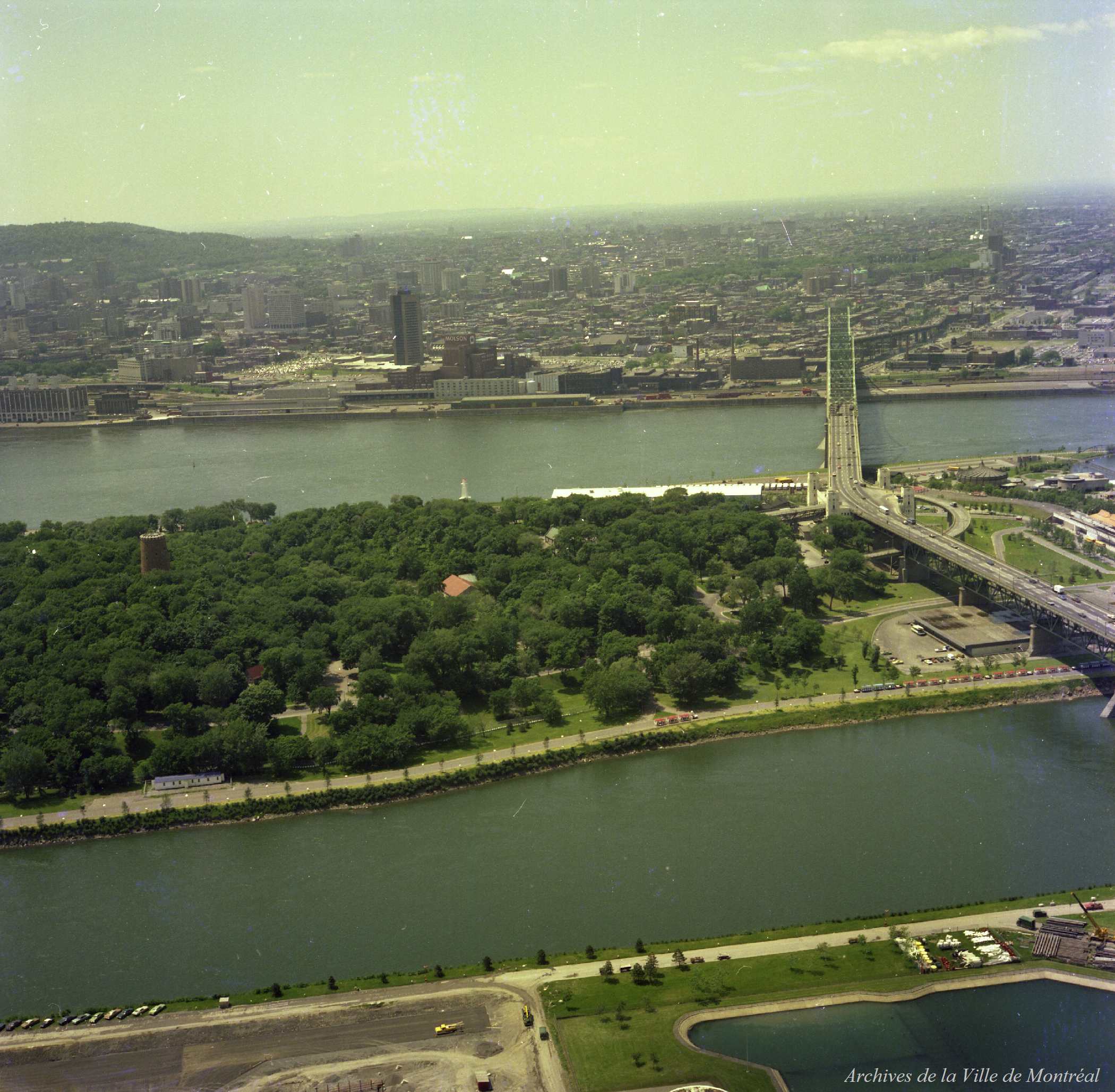 Centre-ville / Rhéal Benny . - 10 juin 1975