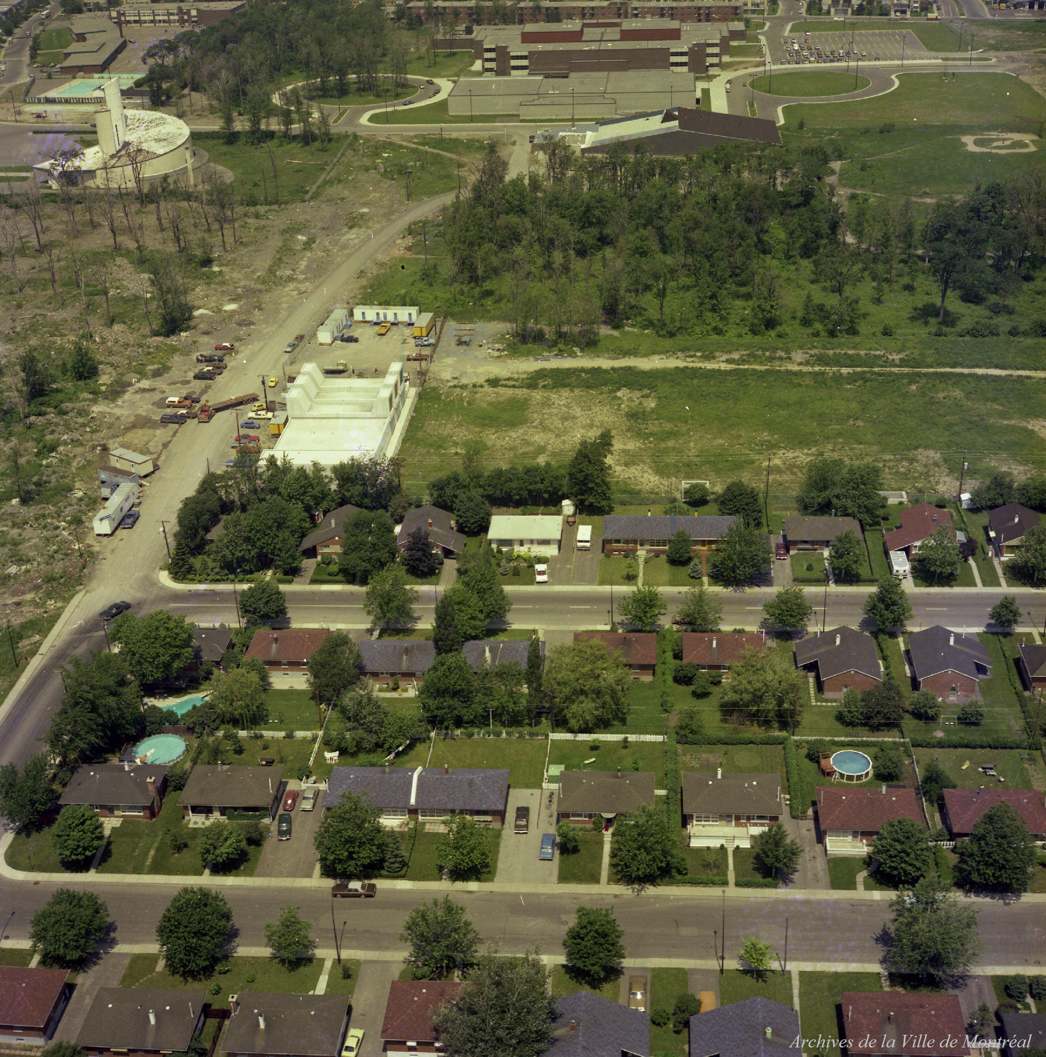 Stations de métro / Rhéal Benny . - 11 juin 1975