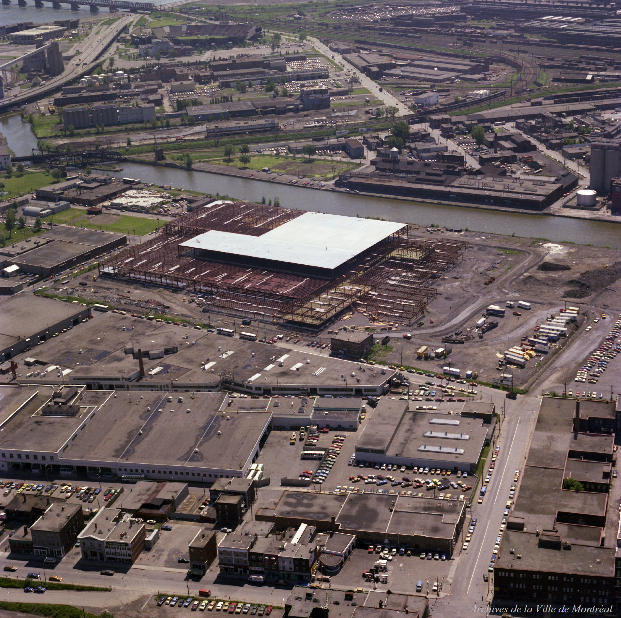 Centre-ville de Montréal / Rhéal Benny . - 9 juin 1976