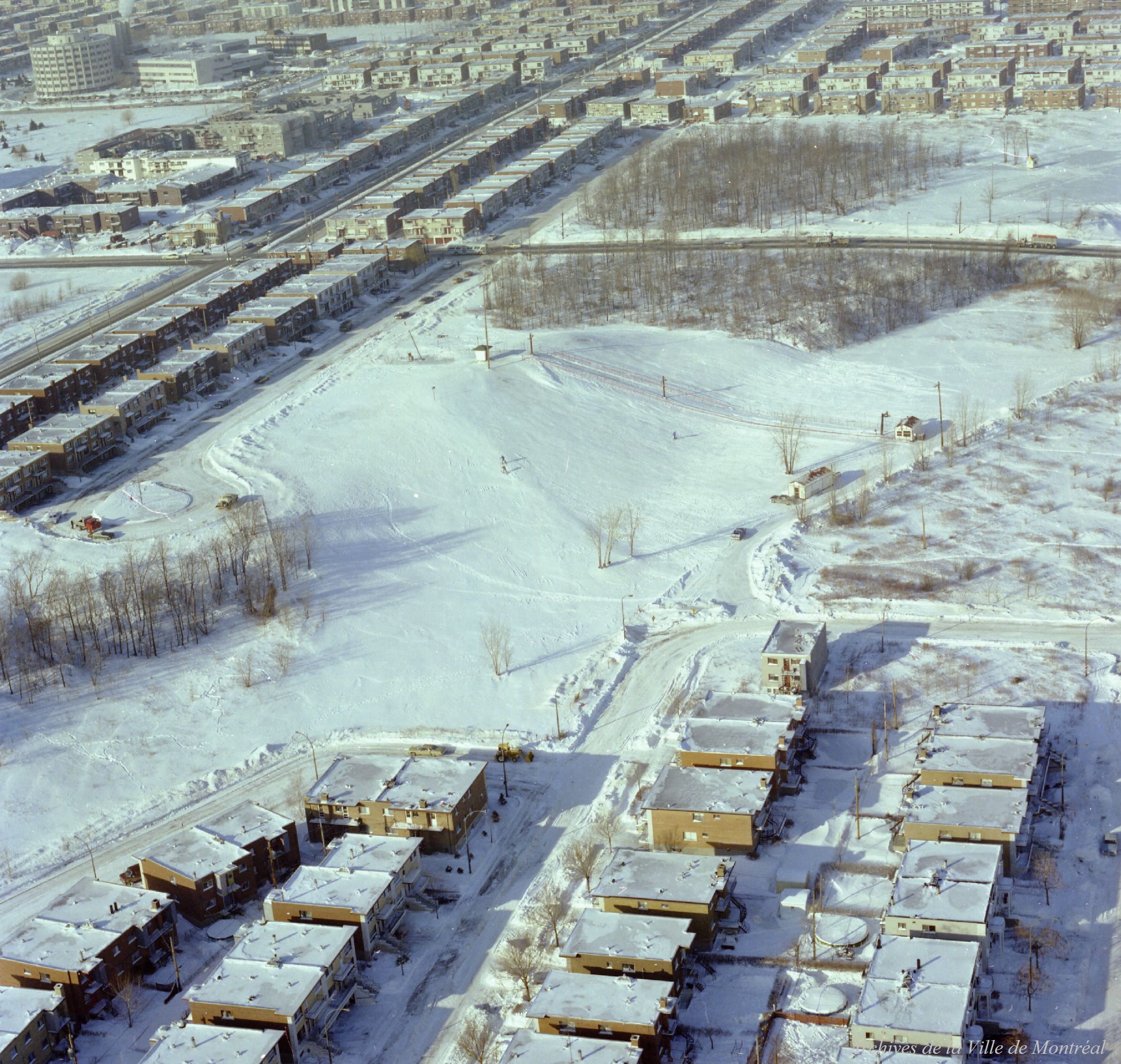 Répertoire des installations pour les sports d'hiver sur le territoire de la Ville de Montréal / Rhéal Benny . - 13 janvier 1977