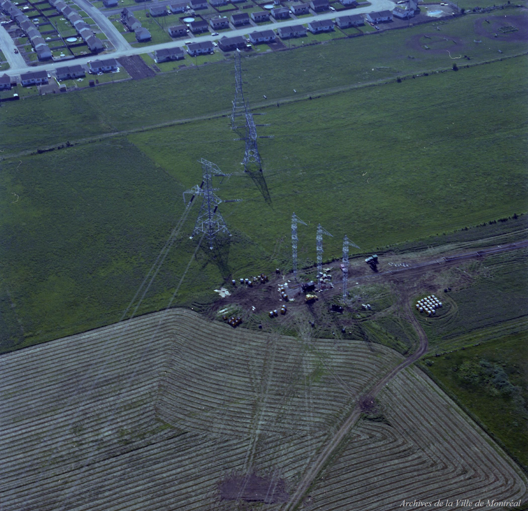 Pépinière de Terrebonne et ligne de transmission de l'Hydro-Québec / Rhéal Benny . - 29 juin 1978