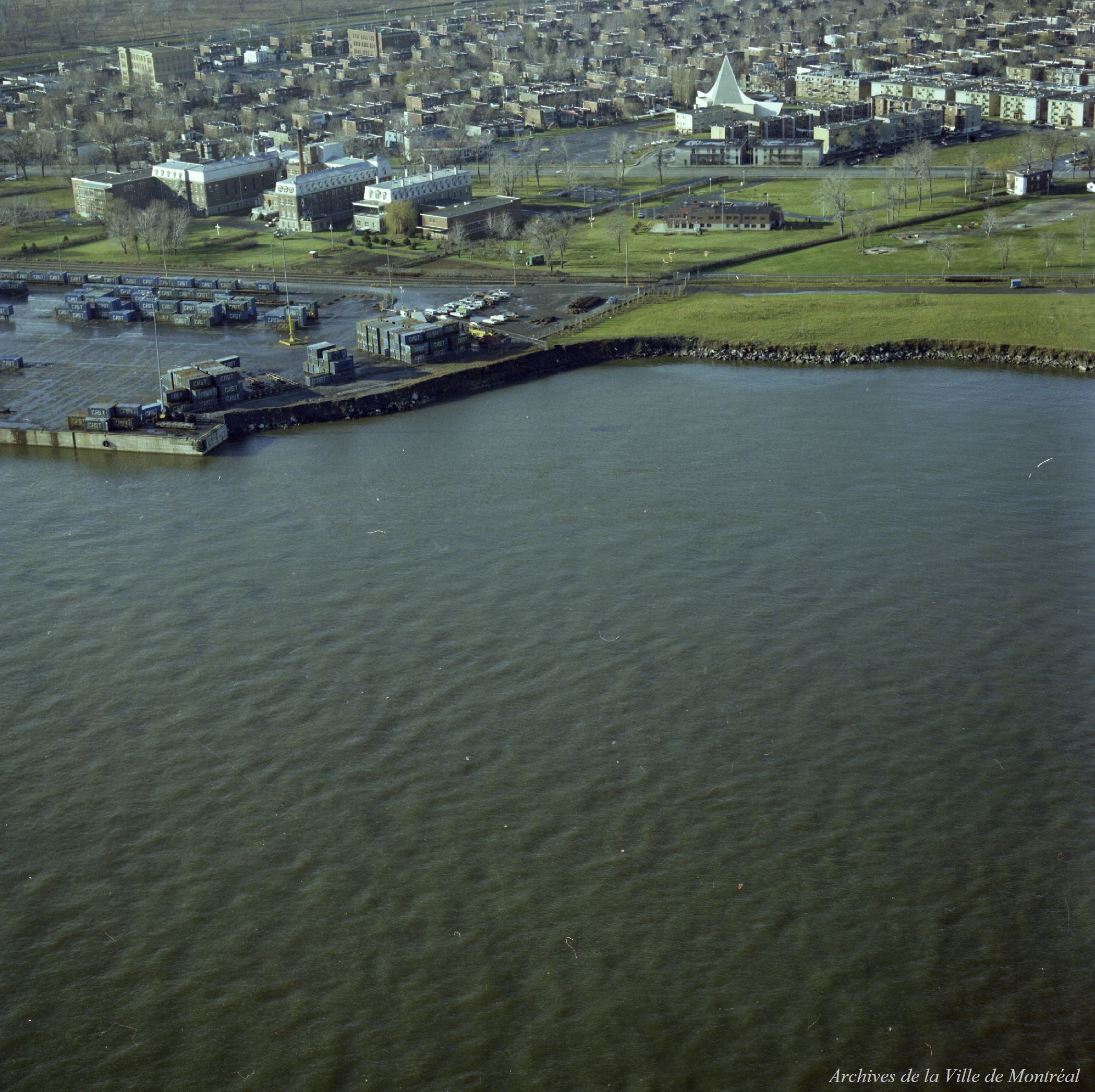 Dépotoirs à neige / Réal Benny . - 7 décembre 1979