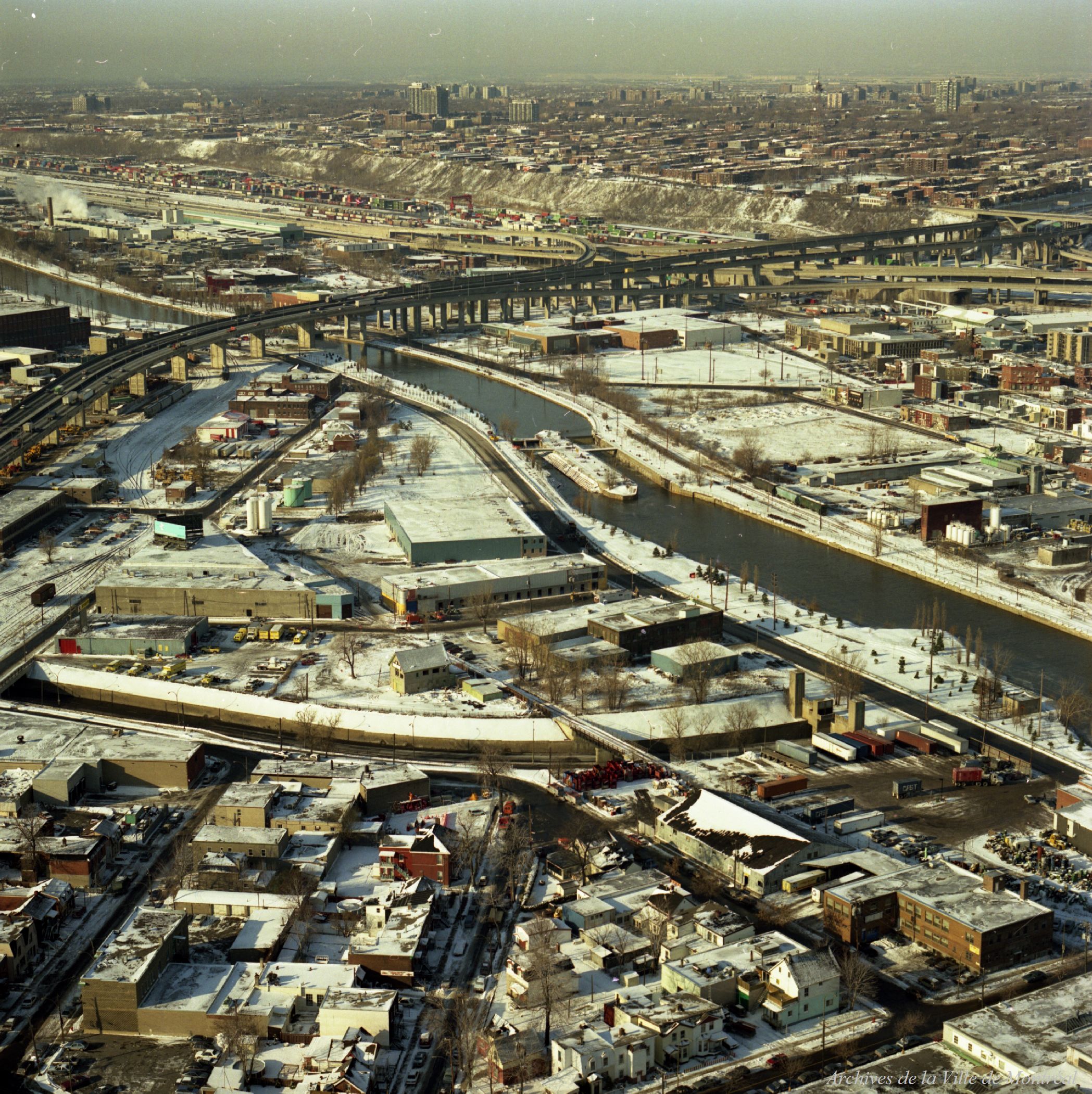Photographies aérienne : Plan urbanisme / Réjean Martel . - 25 octobre 1989