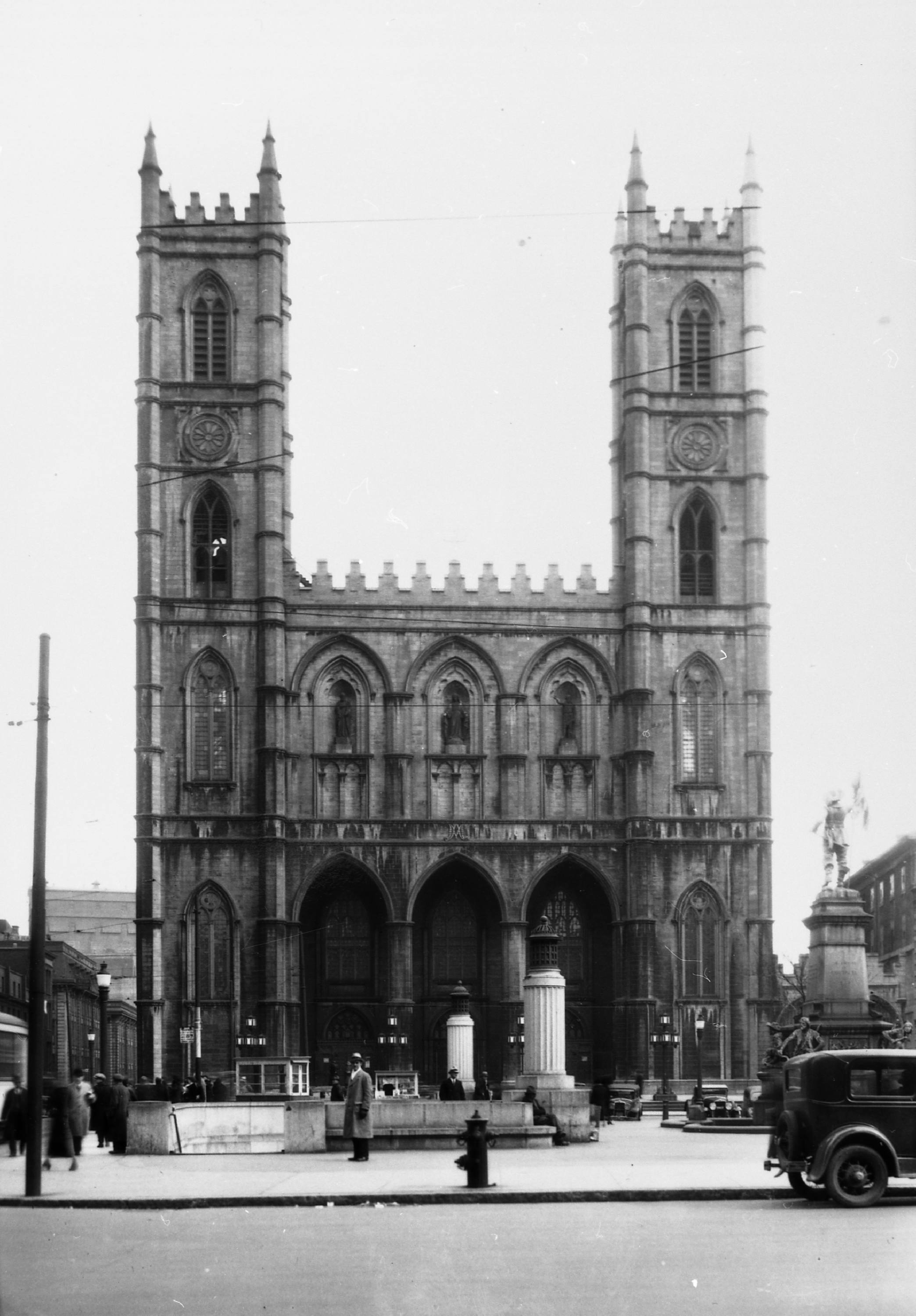 Basilique Notre-Dame (116, rue Notre-Dame Ouest)