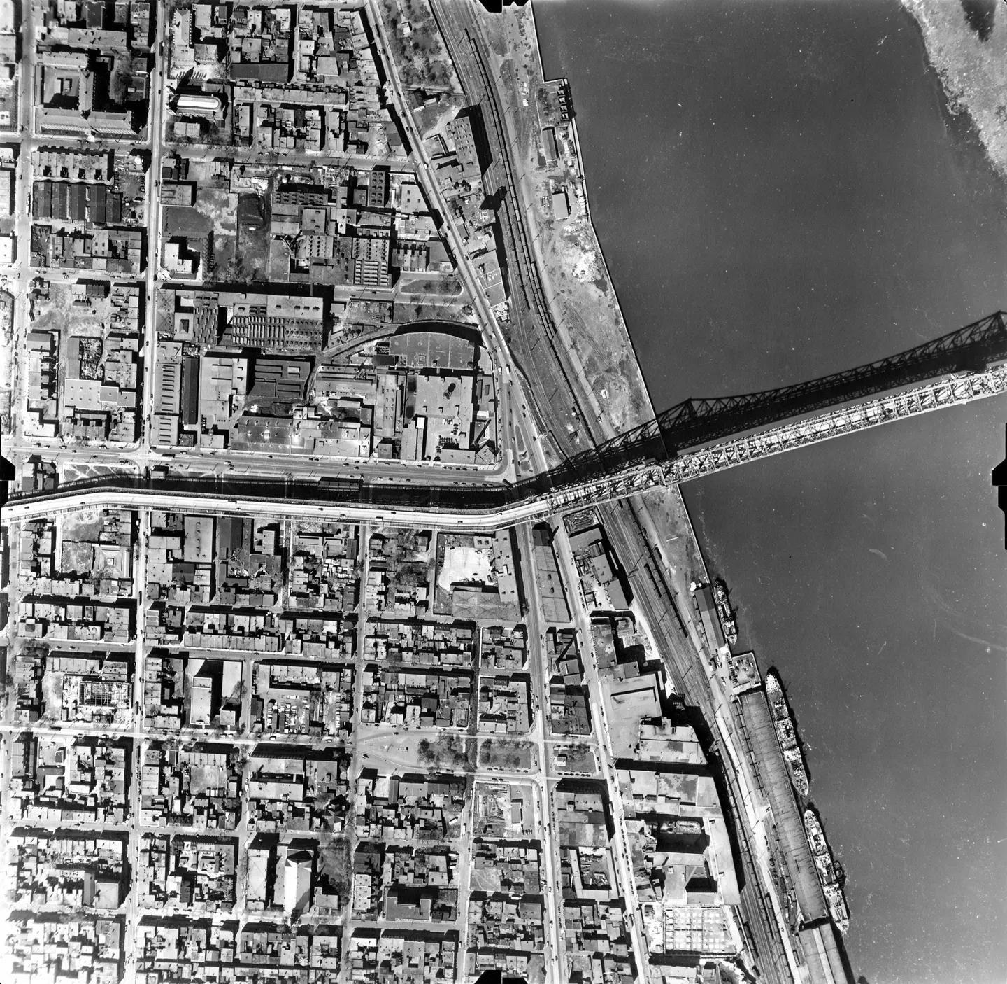 Montreal street crossed by a bridge